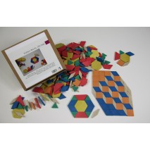 Tas de 250 pièces d'Attrimaths: des losanges, triangles... colorés