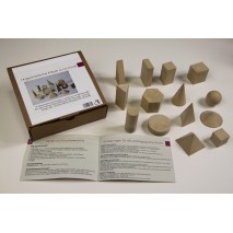 Ensemble de 14 solides géométriques en bois contenant cube, sphère, pavé, pyramide, cône, sphère...