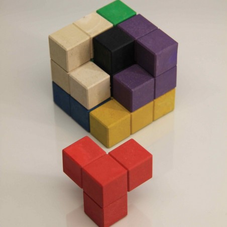Cube soma en bois coloré
